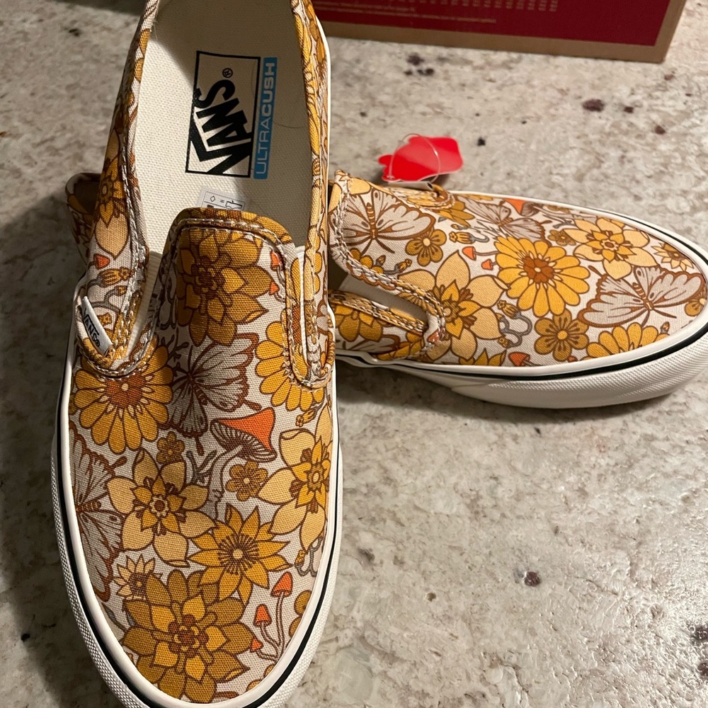 Vans Trippy floral slip-on size 9.5 women’s.
